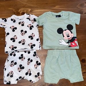 2 outfit Mickey Mouse set🎉🎉Host Pick🎉🎉
